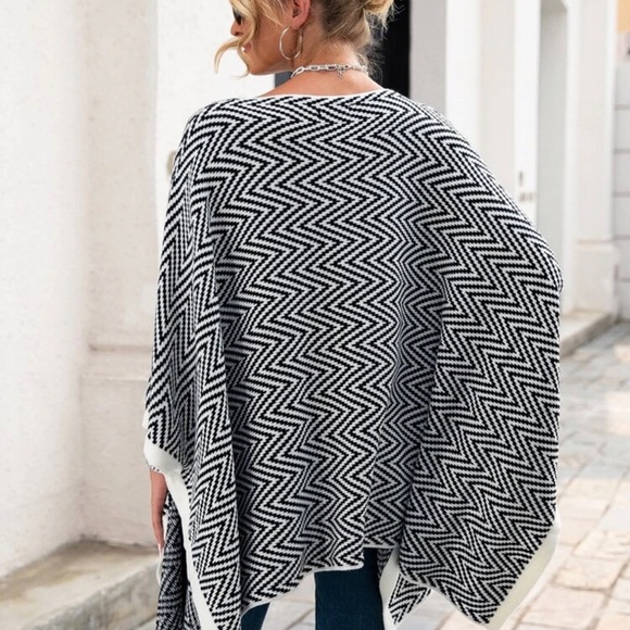 Chevron Pattern Contrast Trim Poncho Sweater XL - Picture 5 of 7